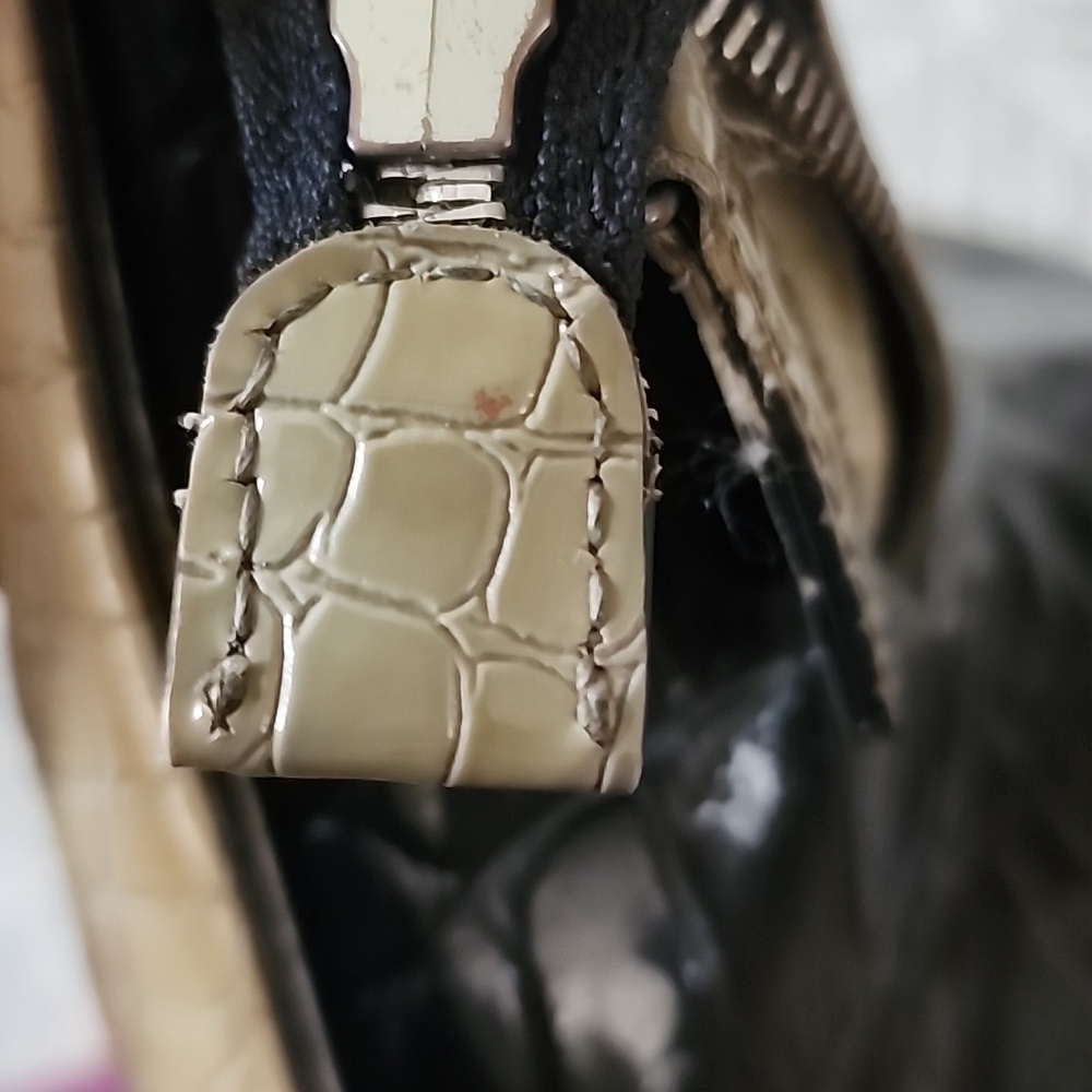 Guess Y2K Black Cream Floral Croc Embossed Shoulder Bag Grunge Purse - Picture 14 of 14